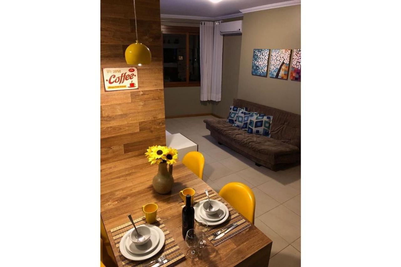 Gramado Solar Real - 2 Apts De 2 Quartos No Mesmo Predio, Cada Um Comporta Ate 7 Pessoas - Ideal Para Grupos - Central - Ideal Para Andar A Pe, Nesta Plataforma Desde Janeiro De 2016, Oferecemos Credibilidade - Seu Pet E Bem-Vindo - Garagem Coberta Exterior foto