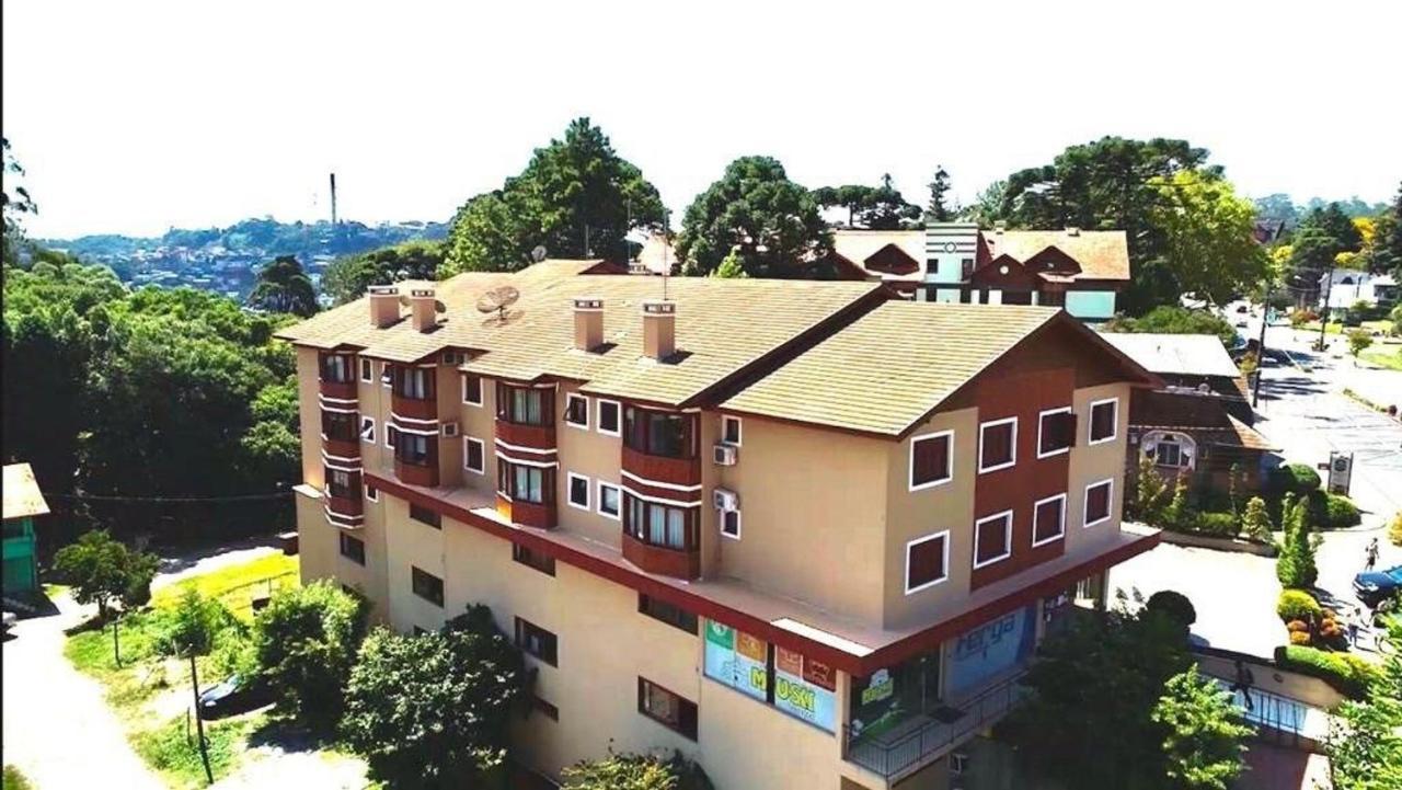 Gramado Solar Real - 2 Apts De 2 Quartos No Mesmo Predio, Cada Um Comporta Ate 7 Pessoas - Ideal Para Grupos - Central - Ideal Para Andar A Pe, Nesta Plataforma Desde Janeiro De 2016, Oferecemos Credibilidade - Seu Pet E Bem-Vindo - Garagem Coberta Exterior foto